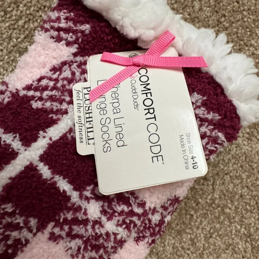 NWT Cuddl Duds Comfort Code Burgundy/Pink/White Sherpa Lined Lounge Socks 4-10